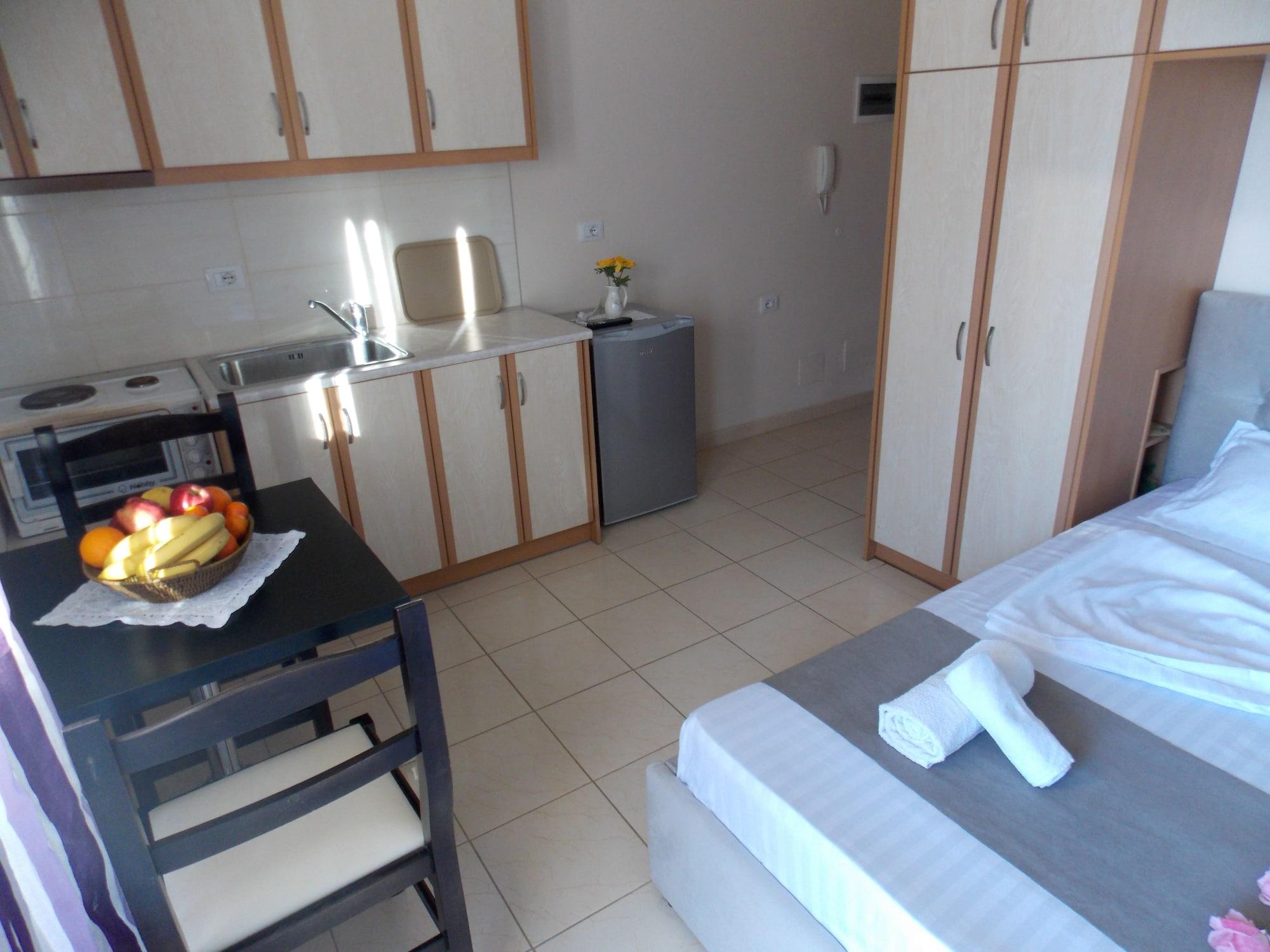 Afrimi Relax Apartments Sarandë エクステリア 写真