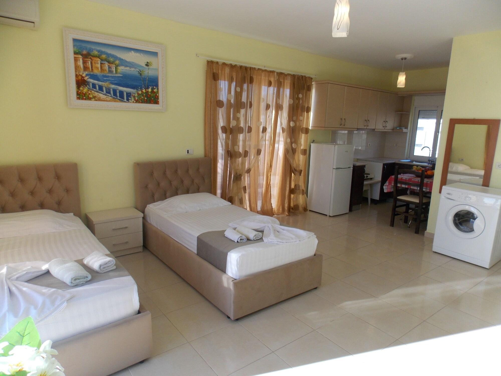 Afrimi Relax Apartments Sarandë エクステリア 写真