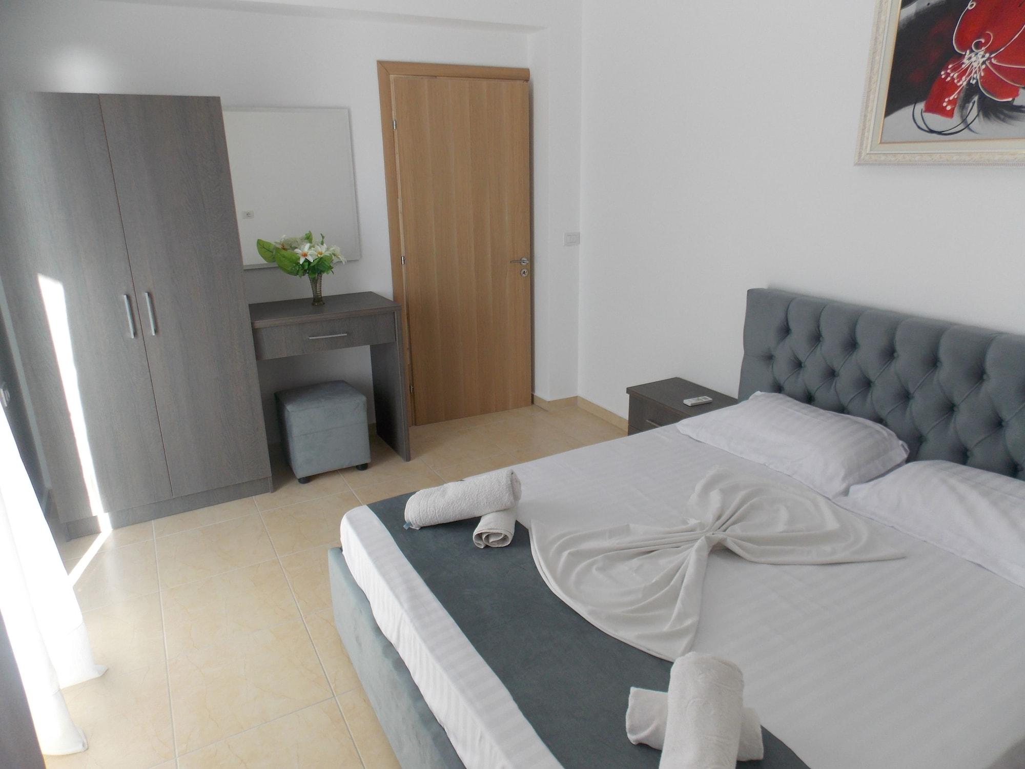 Afrimi Relax Apartments Sarandë エクステリア 写真
