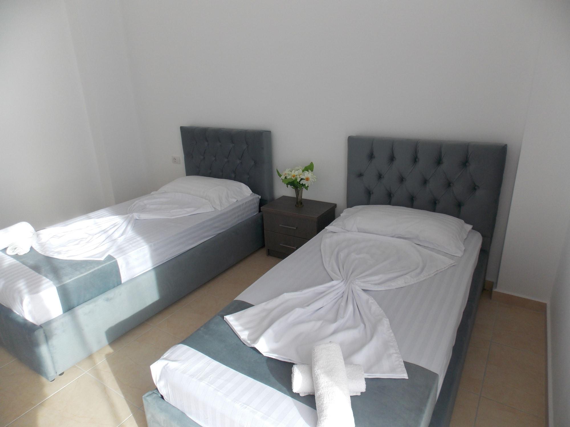 Afrimi Relax Apartments Sarandë エクステリア 写真