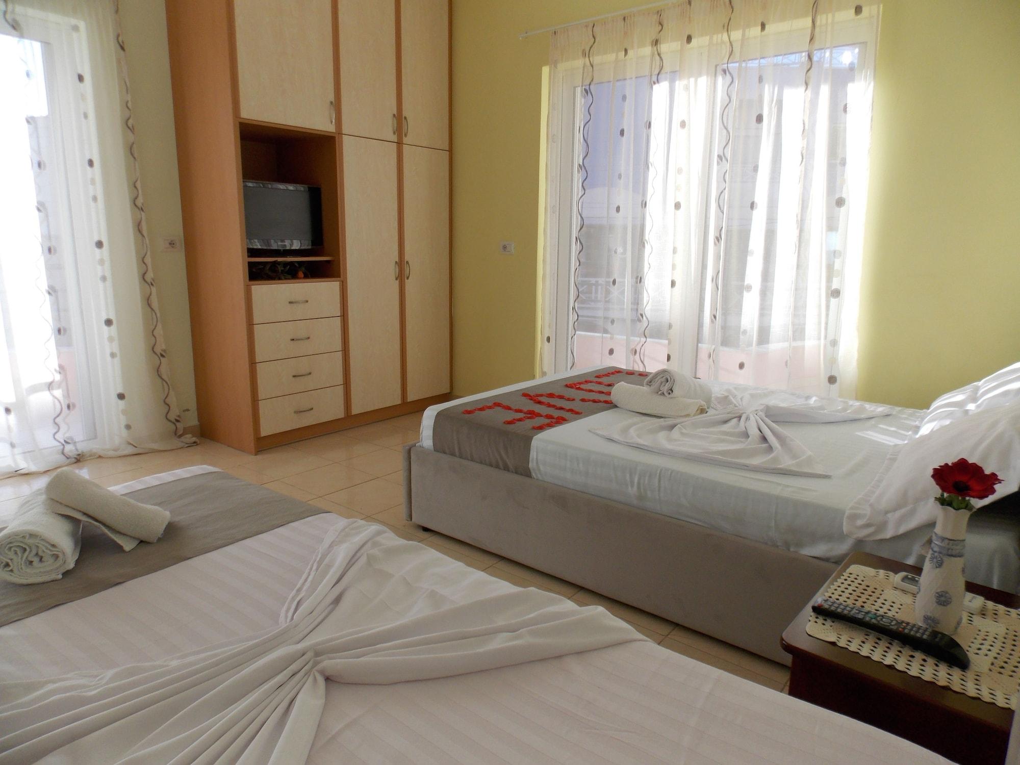 Afrimi Relax Apartments Sarandë エクステリア 写真