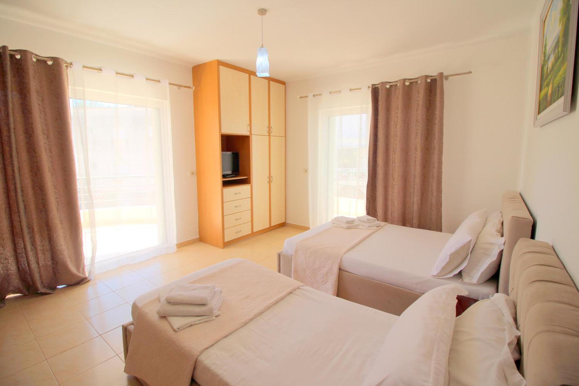 Afrimi Relax Apartments Sarandë エクステリア 写真