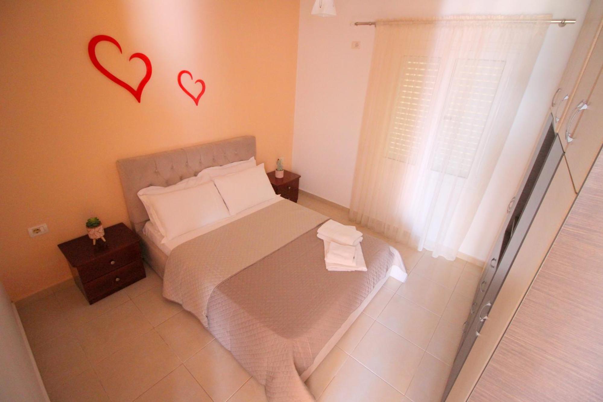 Afrimi Relax Apartments Sarandë エクステリア 写真