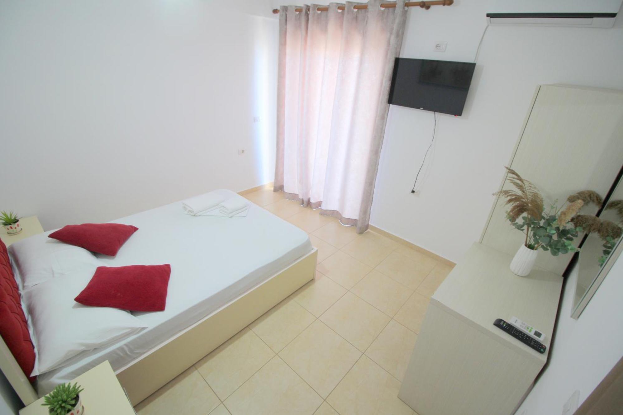 Afrimi Relax Apartments Sarandë エクステリア 写真