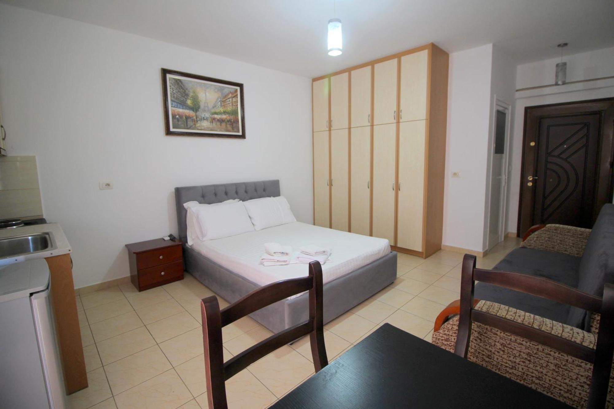 Afrimi Relax Apartments Sarandë エクステリア 写真