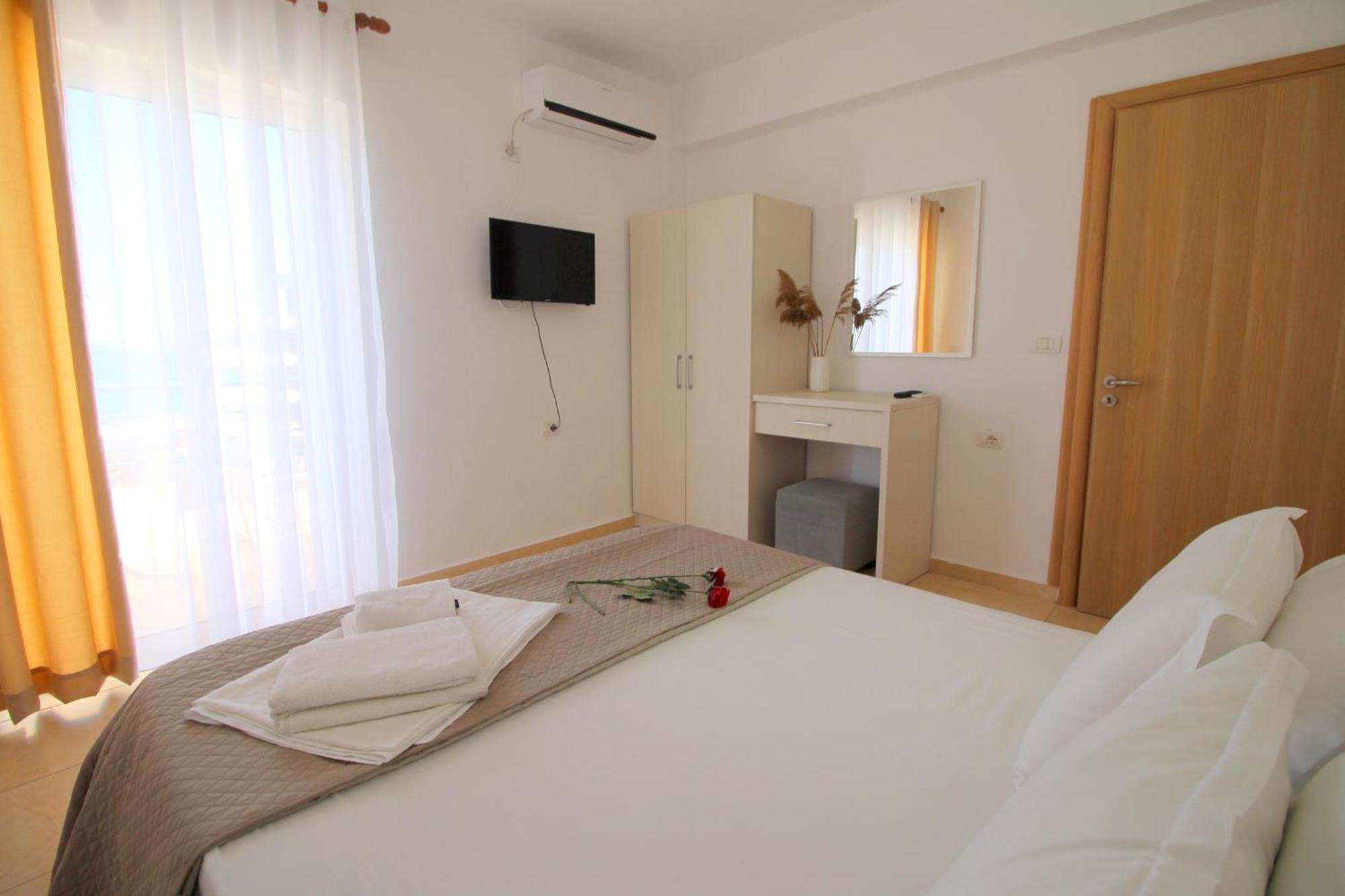 Afrimi Relax Apartments Sarandë エクステリア 写真