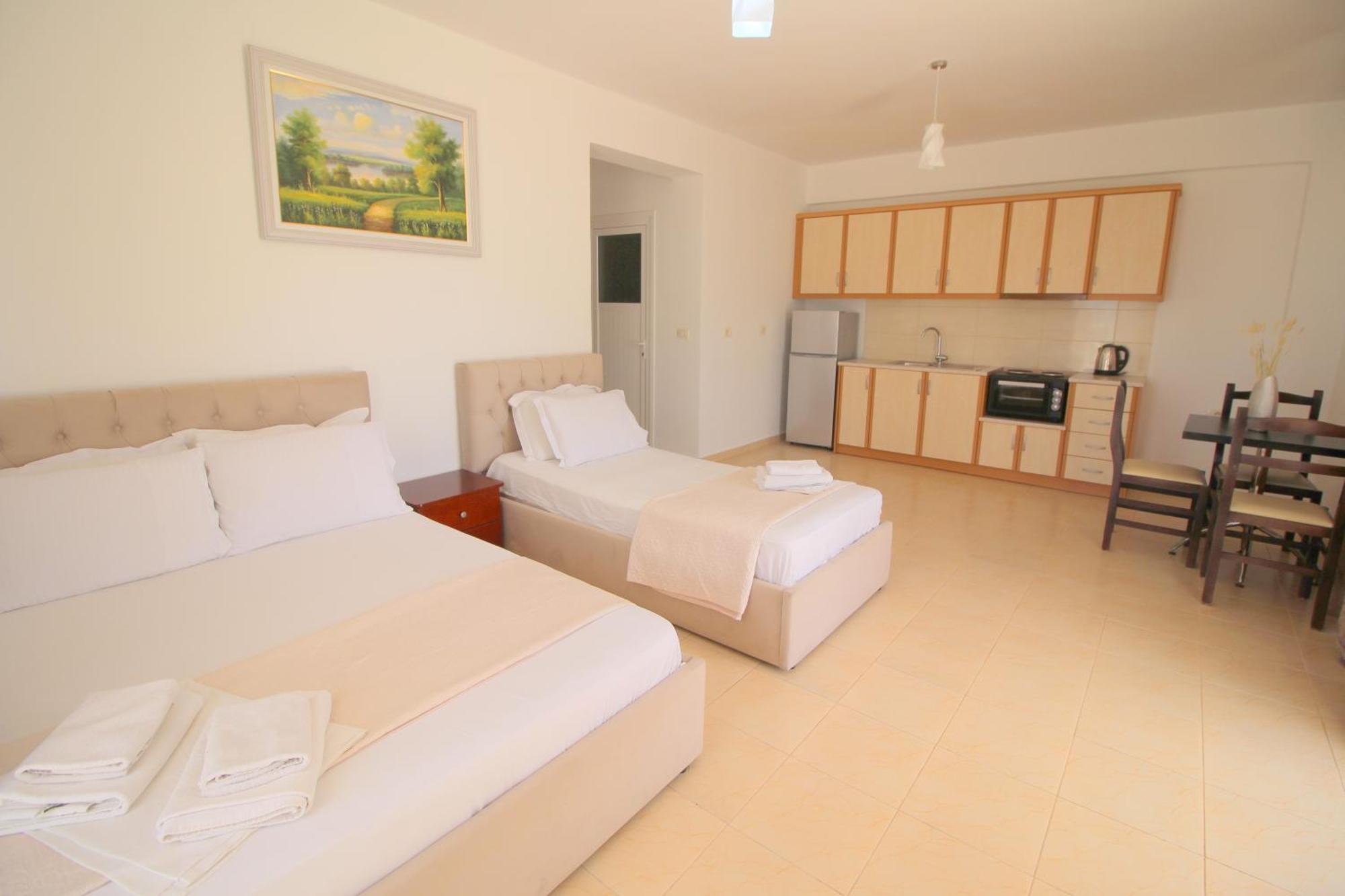 Afrimi Relax Apartments Sarandë エクステリア 写真