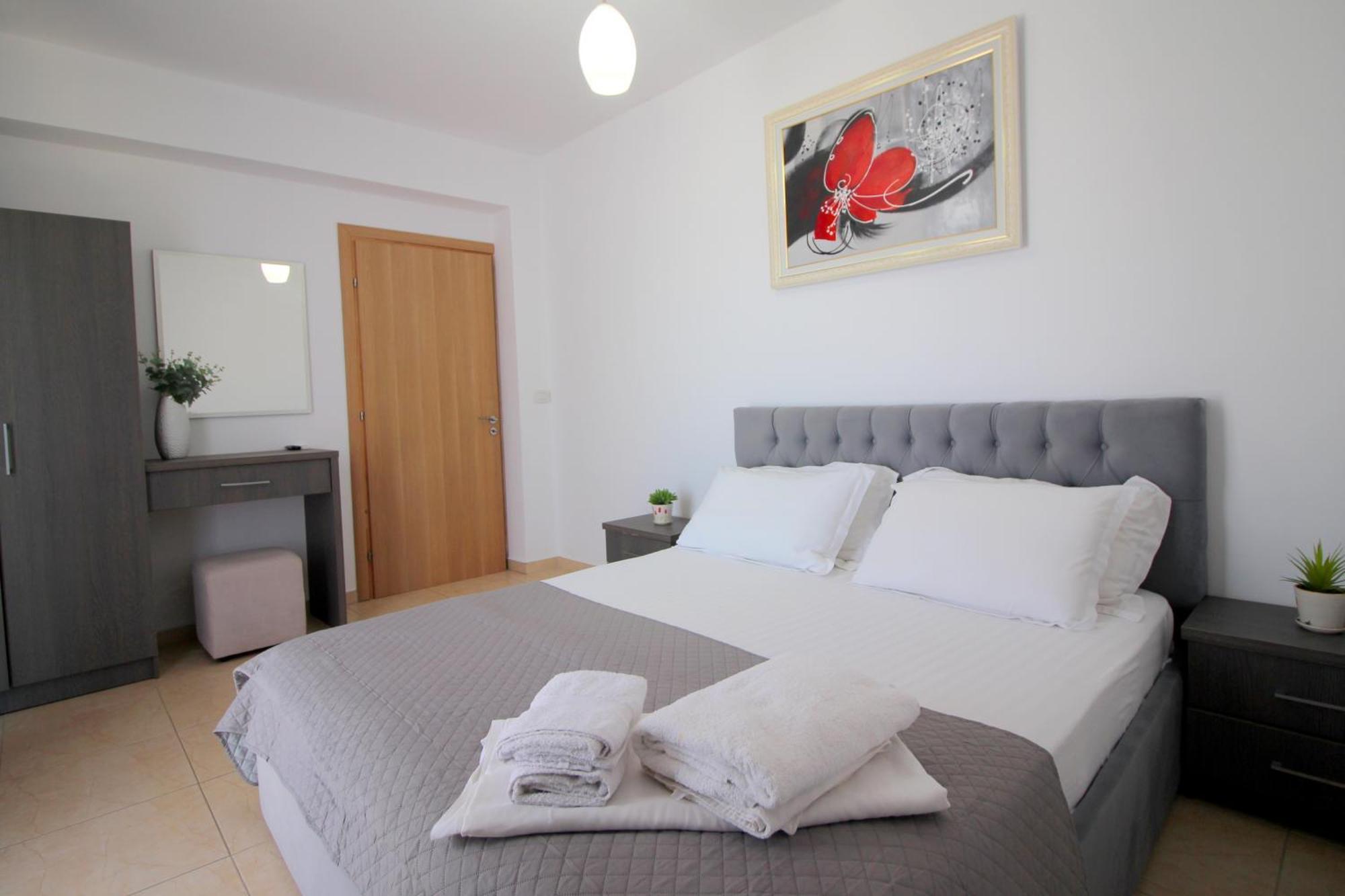 Afrimi Relax Apartments Sarandë エクステリア 写真