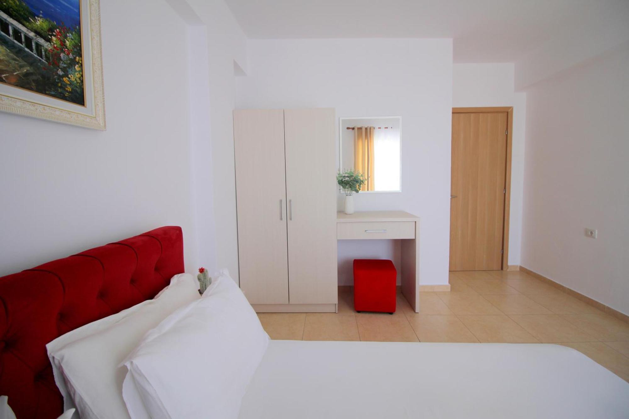 Afrimi Relax Apartments Sarandë エクステリア 写真