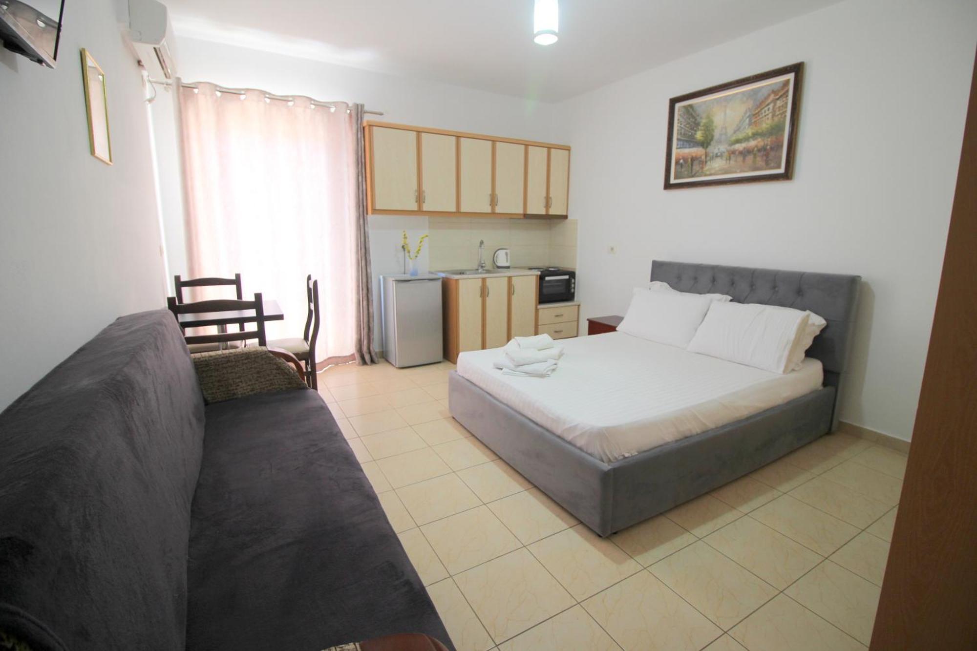 Afrimi Relax Apartments Sarandë エクステリア 写真
