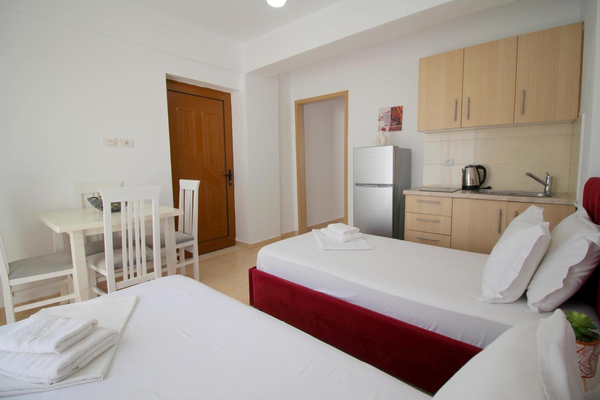 Afrimi Relax Apartments Sarandë エクステリア 写真