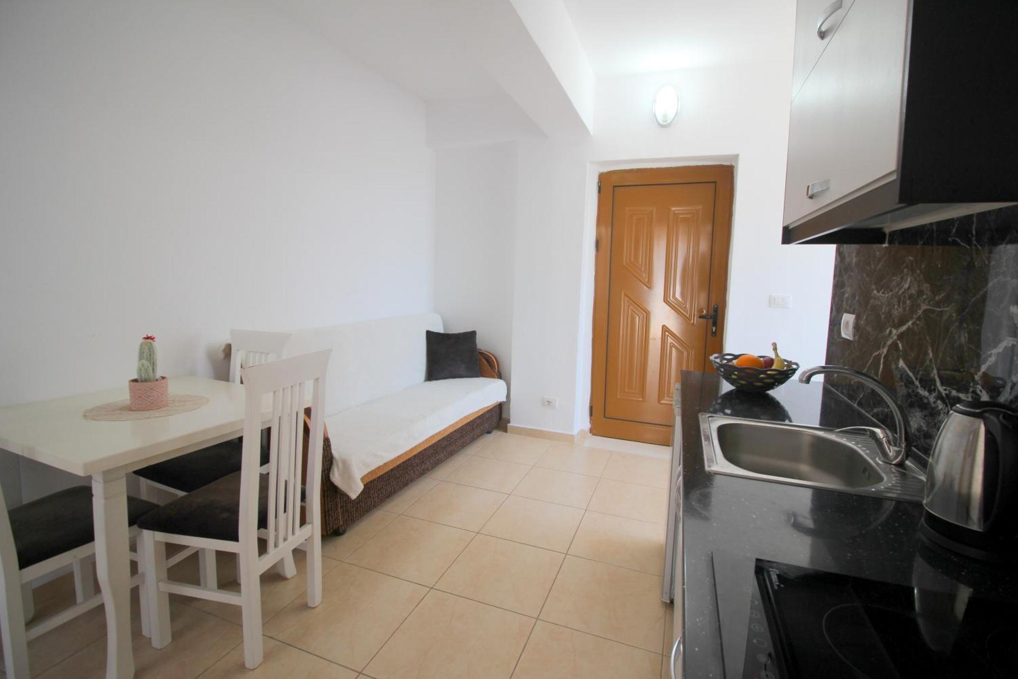 Afrimi Relax Apartments Sarandë エクステリア 写真