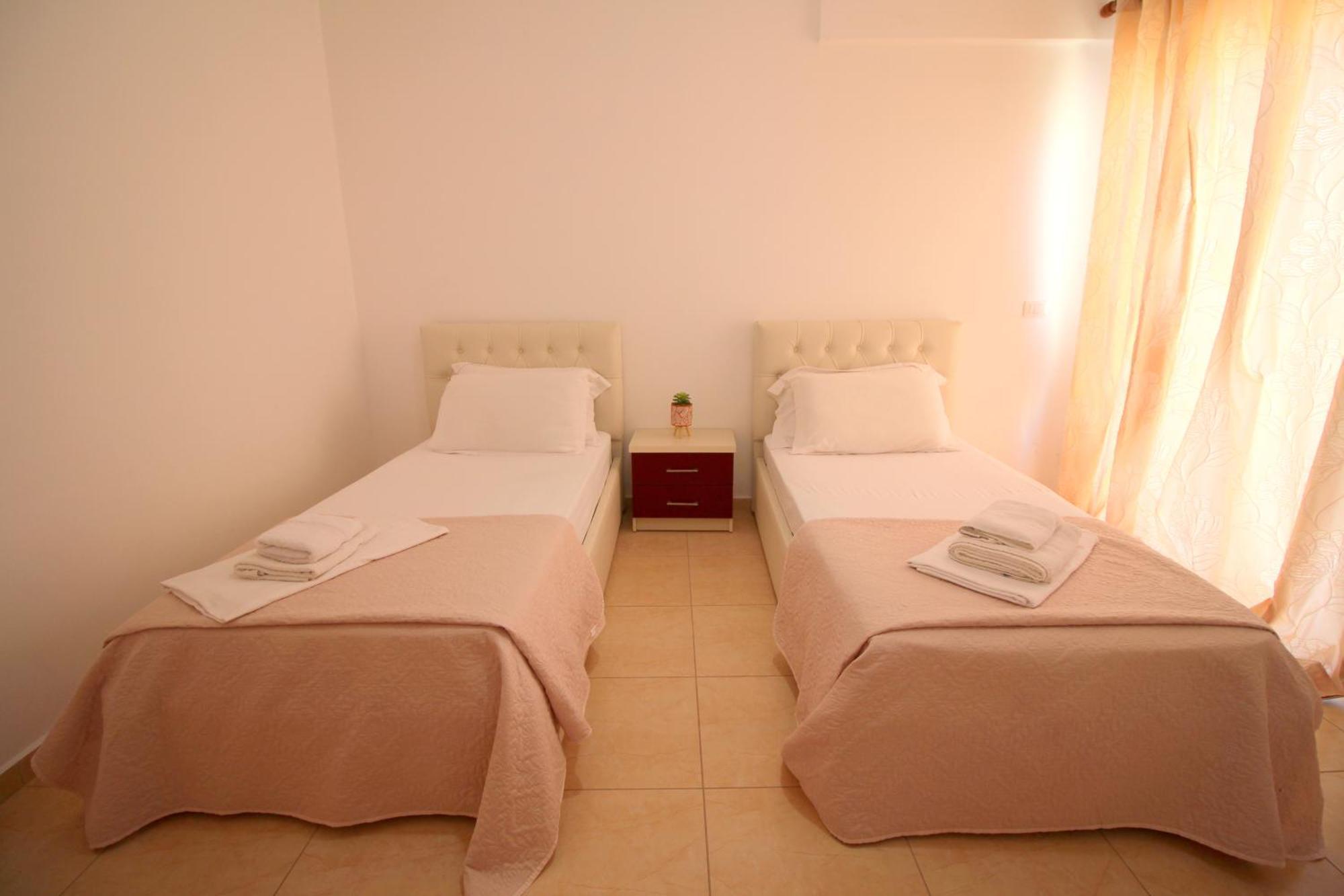 Afrimi Relax Apartments Sarandë エクステリア 写真